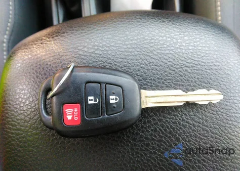 2013 Toyota Rav4 Xle из США, поврежденный, VIN 2T3RFREV7DW113914